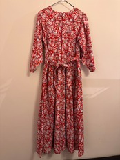 オールオーバーレッドフローラルドレス
