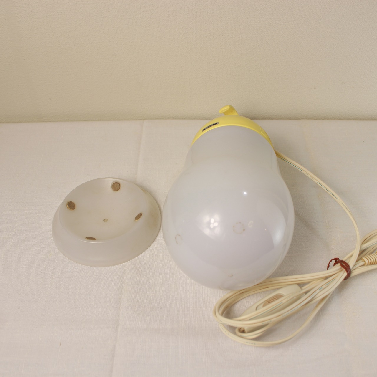 やわらかなフォルムのNationのスタンド＆吊り下げランプ