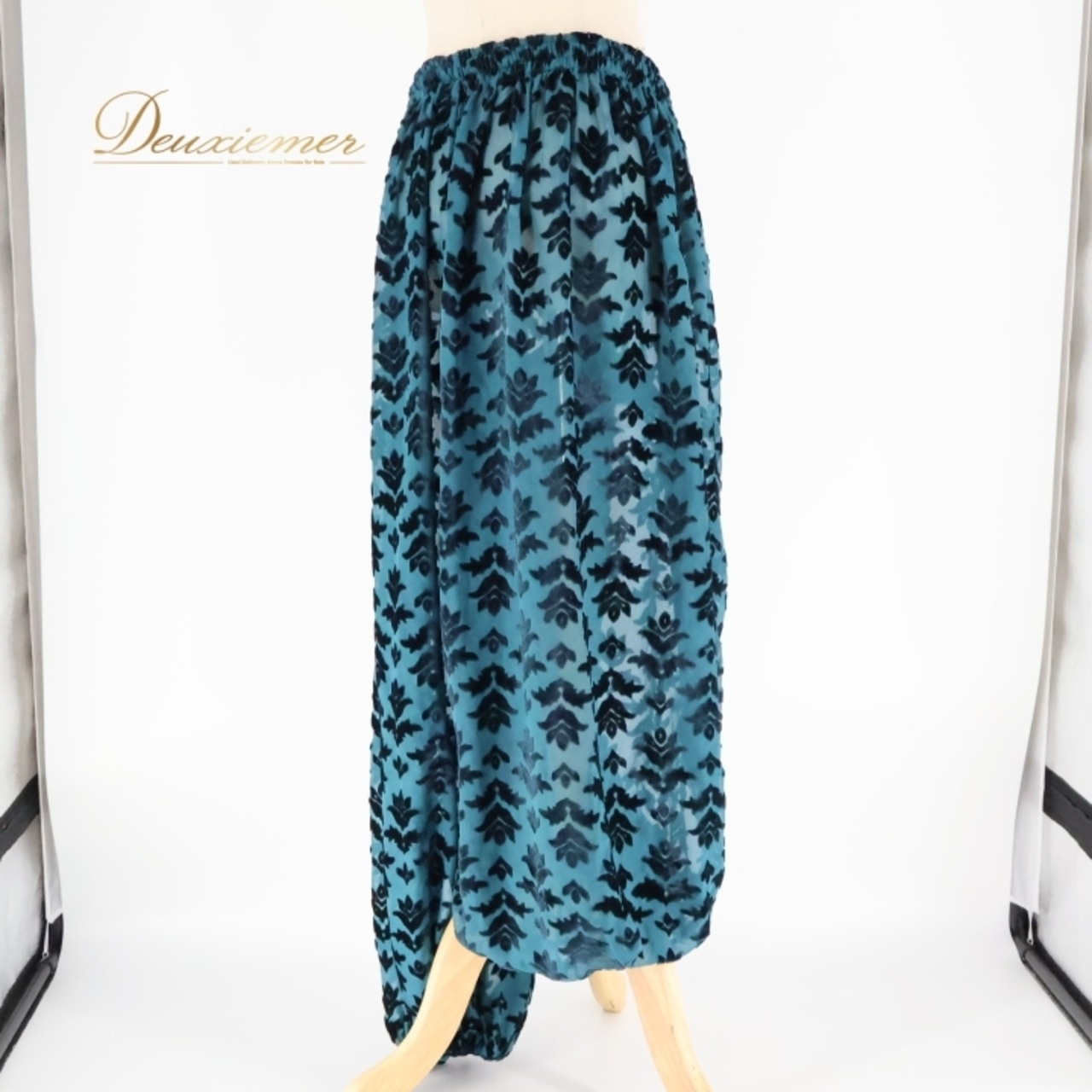 ベリーダンス アラジン 衣装 ズボン ハーレムパンツ まとめ売り 全3点 セット グリーン系 緑 青緑 ブルー系 青 ベージュ系 レッスンウェア 練習着 舞台 青緑系 ブルー系 ゆったり 柄物 お洒落 アラジン衣装 ダンス 衣装 舞台衣装