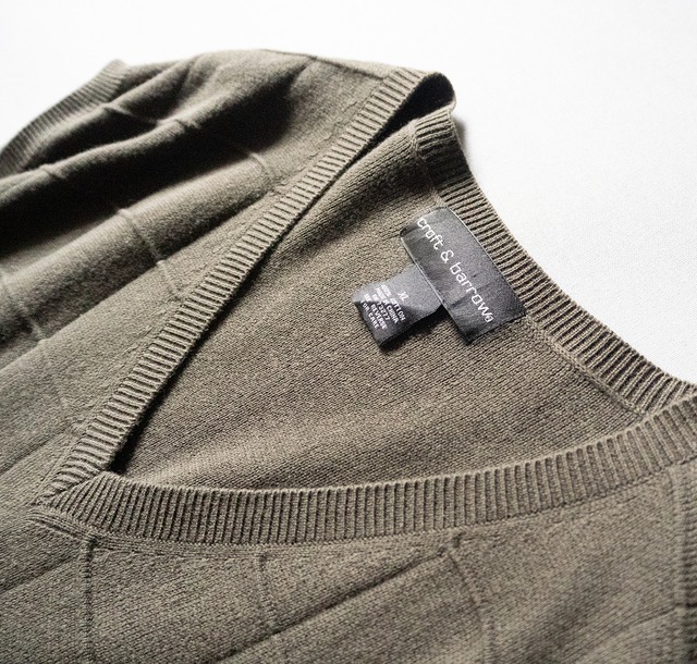 "croft & barrow" used Cotton knit V-neck vest