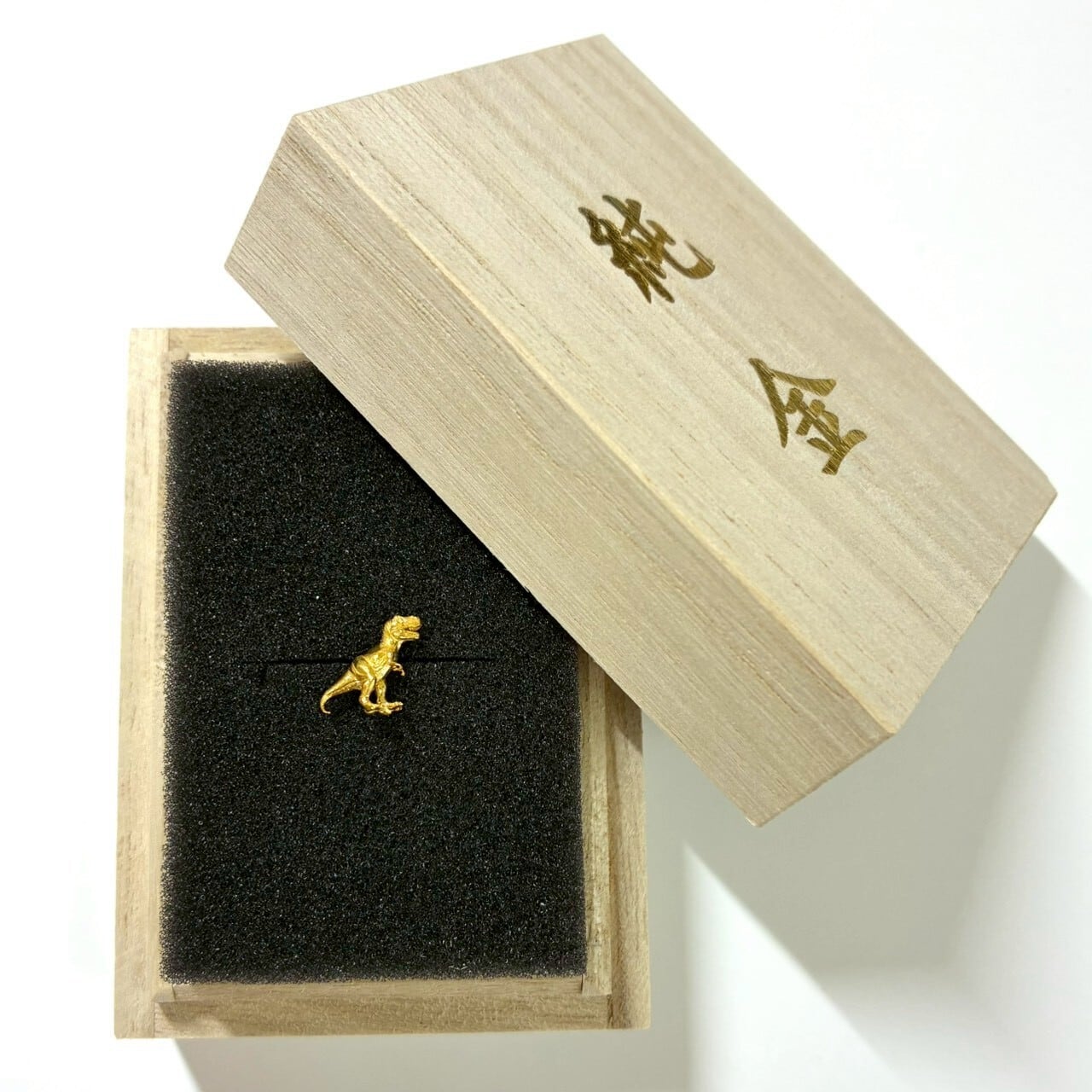 純金 約1g ティラノサウルス Tレックス JUNGOLD 指先サイズの芸術品