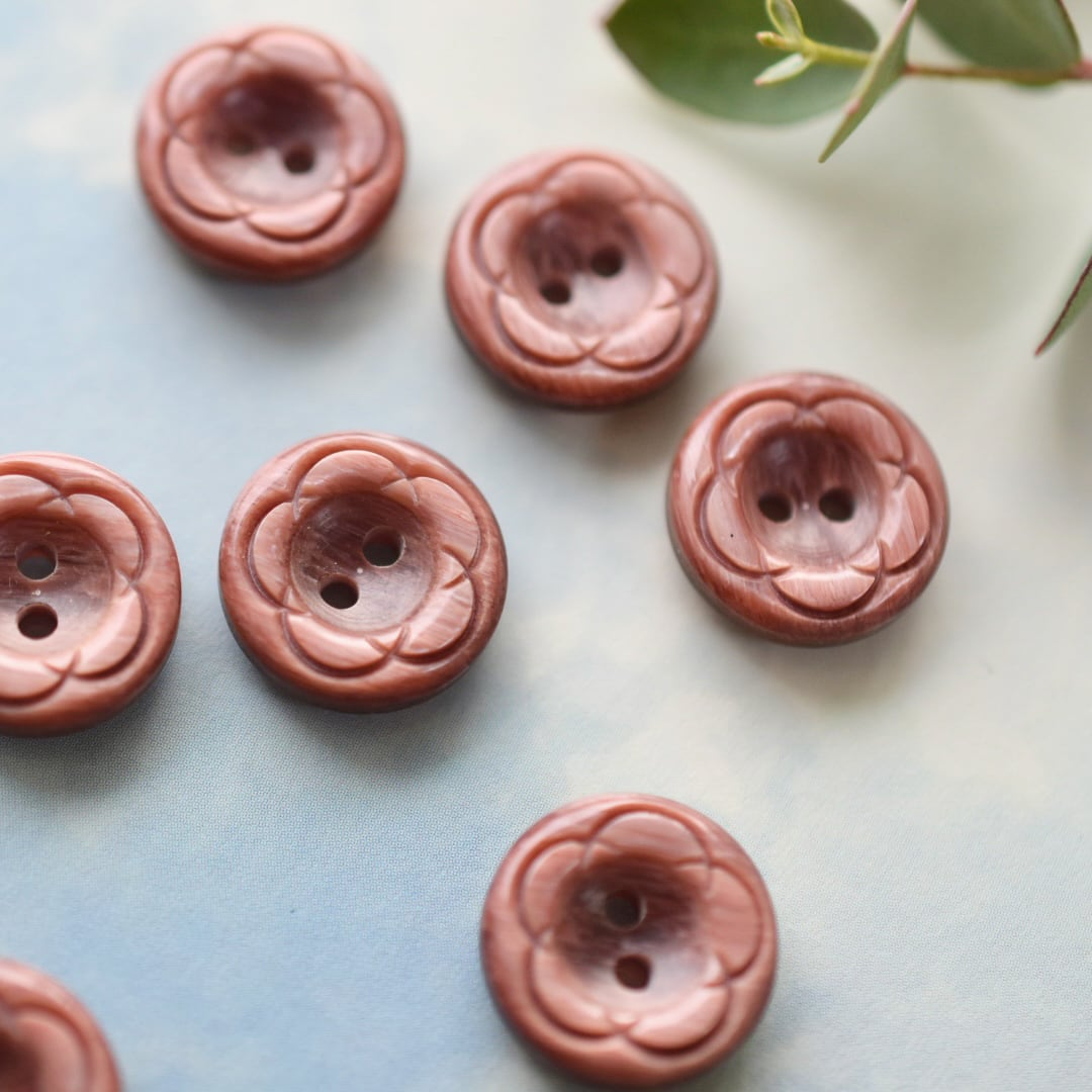 フランス ディープピンクフラワー 2穴 13.5㎜