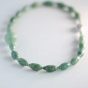 オンライン限定！若草色が可愛い アジアンテイストが可愛い！翡翠彫りネックレス A貨翡翠 jd_ne1100