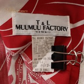 フラダンス 衣装 T&L MUUMUU FACTORY ムームーファクトリー ワンピース ドレス ホワイト系 ティアレ柄 花柄 植物柄 ハワアインプリント ハワイアン アロハ フラ ダンス レッスン 練習 ハワイアンダンス フレアスカート 白 赤 レッド系 華やか 鮮やか かわいい おしゃれ アシンメトリー