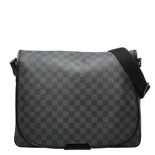 ルイ ヴィトン ダミエグラフィット ダニエルGM 斜め掛け ショルダーバッグ N58033 ブラック PVC レザー メンズ LOUIS VUITTON 【中古】