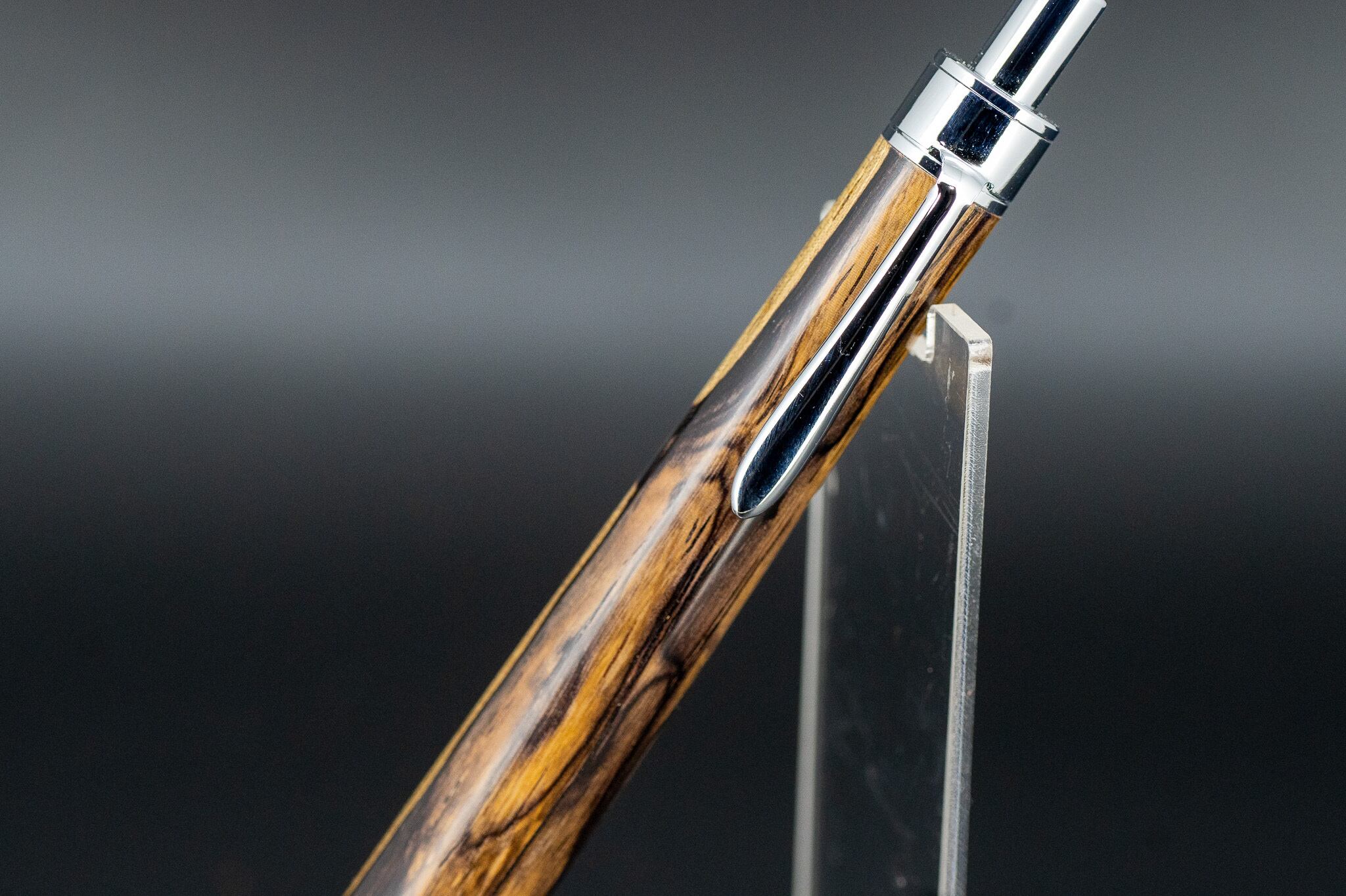 【 熱帯の黒き宝 】 ラオスブラック 特上 silver BP