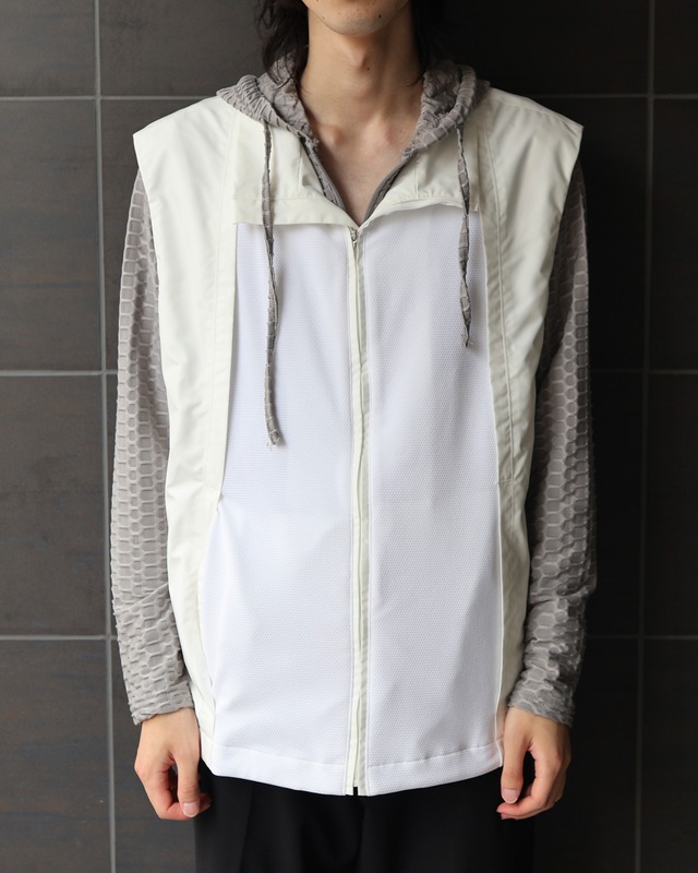high neck docking zip-up no-sleeve vest