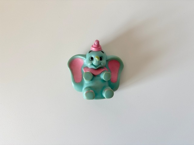 小さなダンボの人形