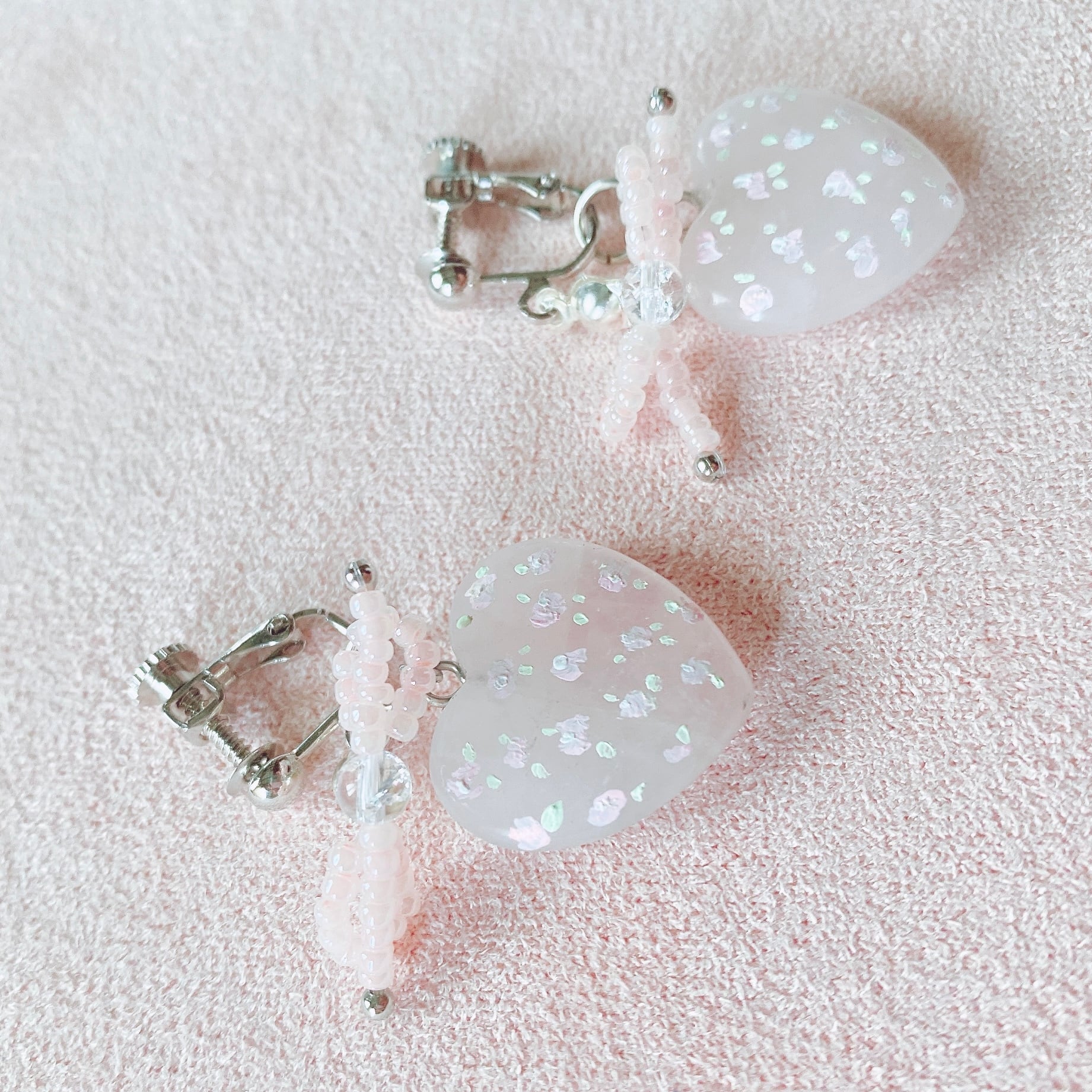 天然石×handpaint 小花柄耳飾り