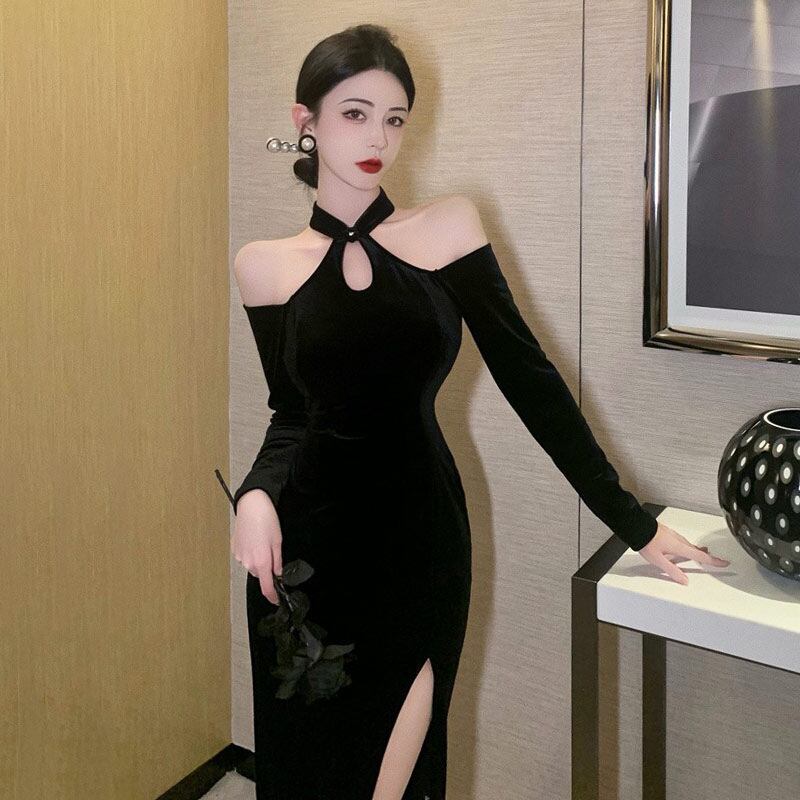 【新作】【送料無料】 Pure Desire ホルターネックベルベットドレス女性の春と秋フレンチレトロファッショナブルなセクシーなオフショルダースリットミッドレングスリトルブラックドレス 0276467056404