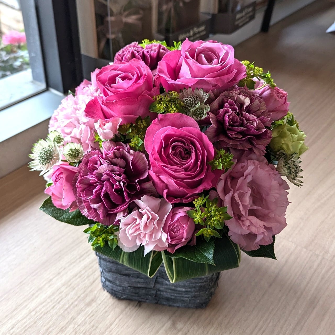 MOTHER'S DAY 感謝の気持ちを込めて～ピンクの濃淡グラデーション