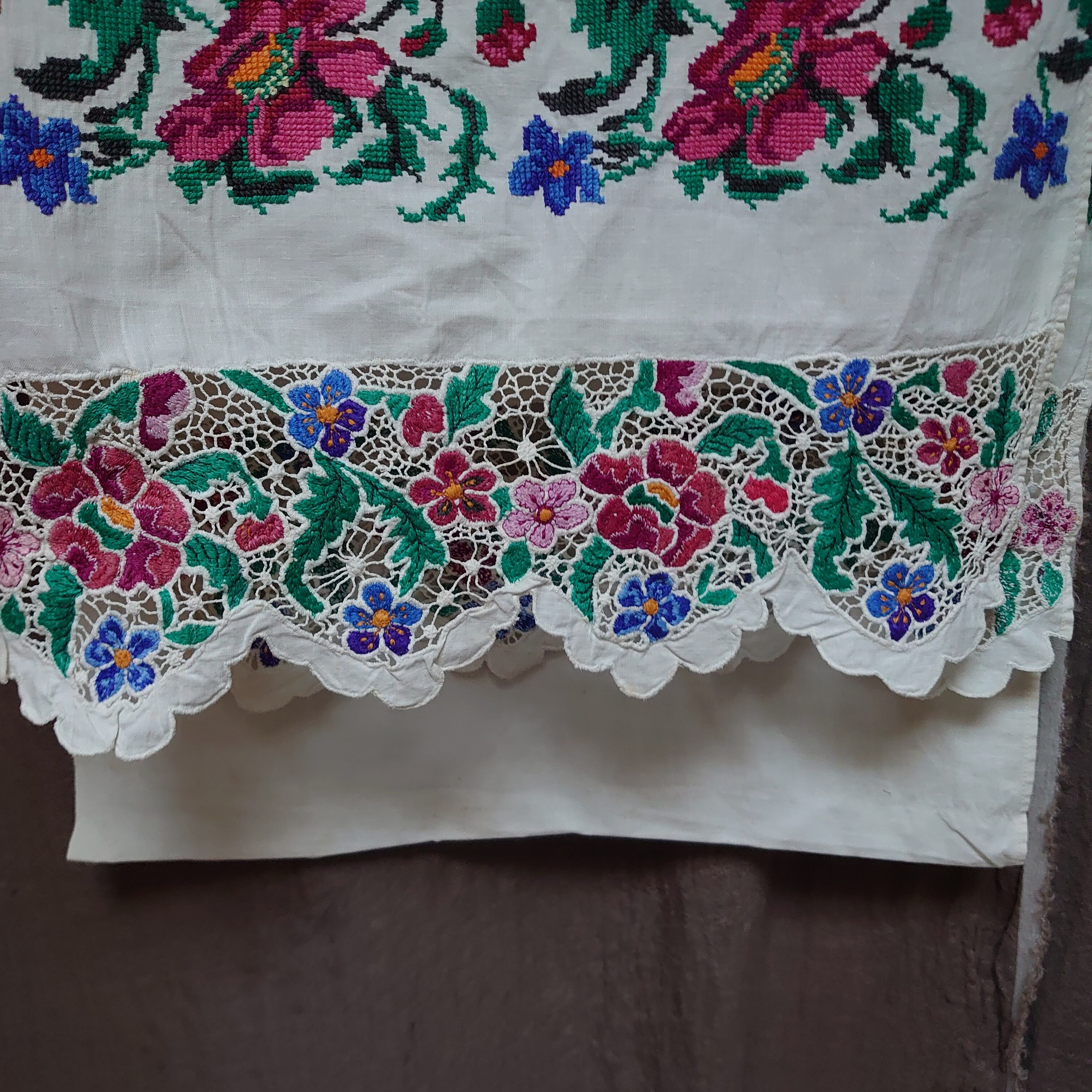 ウクライナ刺繍タペストリー、テーブルランナー