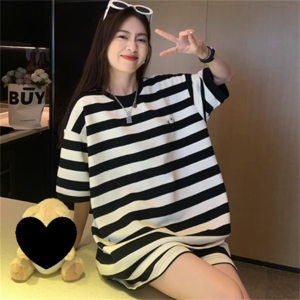 【送料無料】 パジャマ ナイトウェア 上下セット Tシャツ パンツ ミニ 袖あり 半袖 Uネック クルーネック Aライン フレア 刺繍 薄手生地 可愛い 大人可愛い きれいめ シンプル カジュアル コンサバ おしゃれ お洒落 こなれ感 フェミニン ガーリー ボーダー しましま 夏 レディース 女性用 ママ 20代 30代 40代 部屋着 普段使い ファッション コーデ スタイル 楽ちん 体型カバー 定番 プチプラ 着痩せ 大きいサイズ プラスサイズ 大きめ ゆったり ゆる ブラック モノトーン