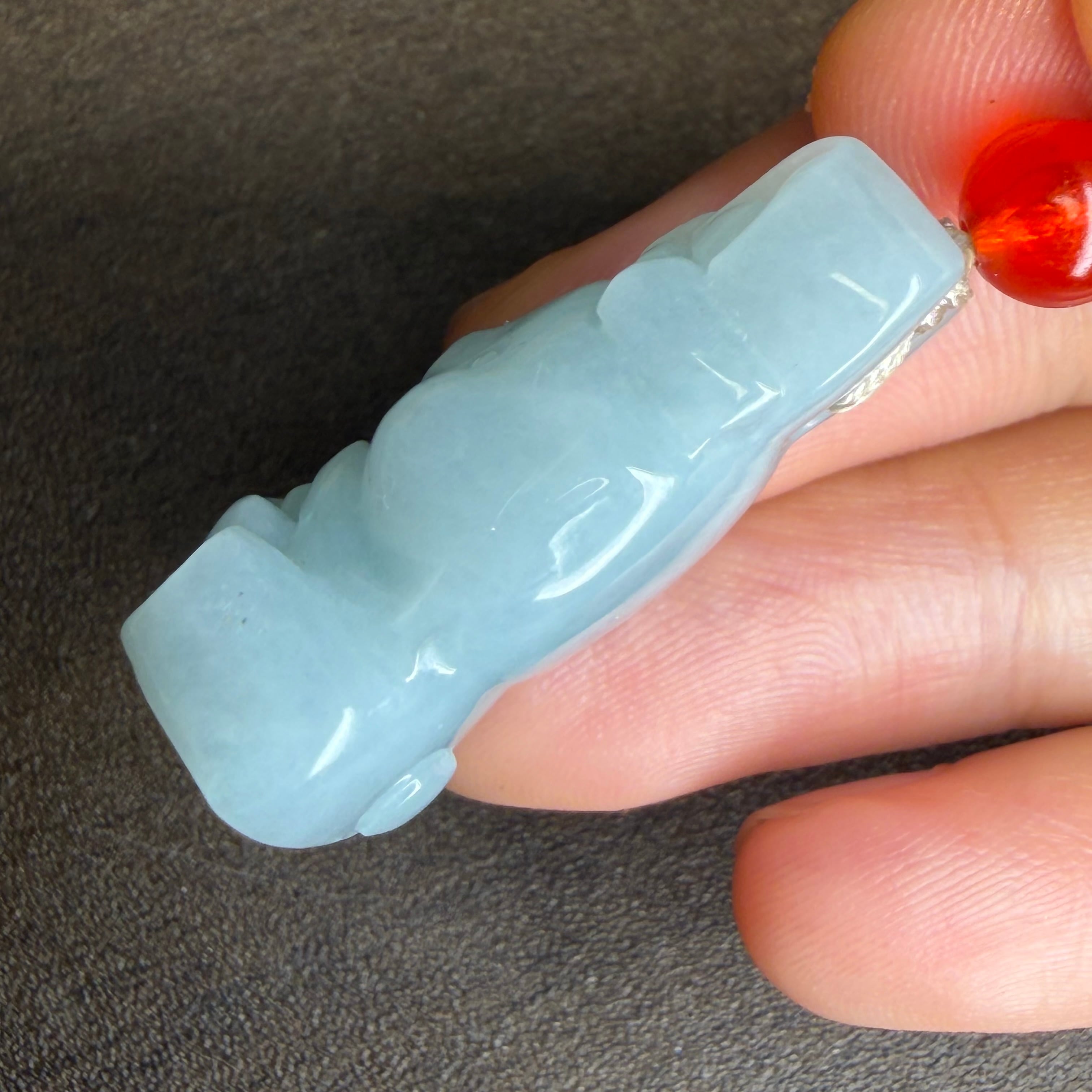 天然翡翠 兎 彫刻 ペンダントトップ 無含浸 無着色 A貨 | FARBE