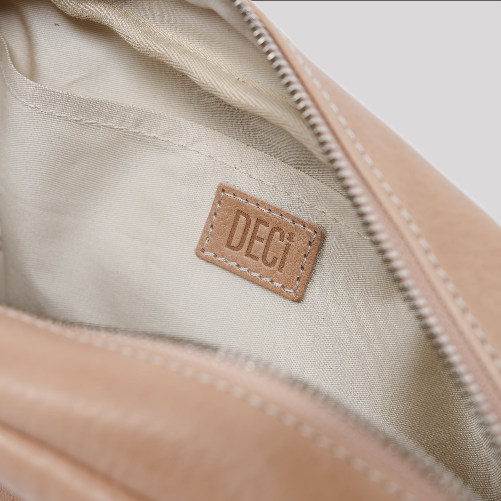 Box Zip Pouch L | DECi