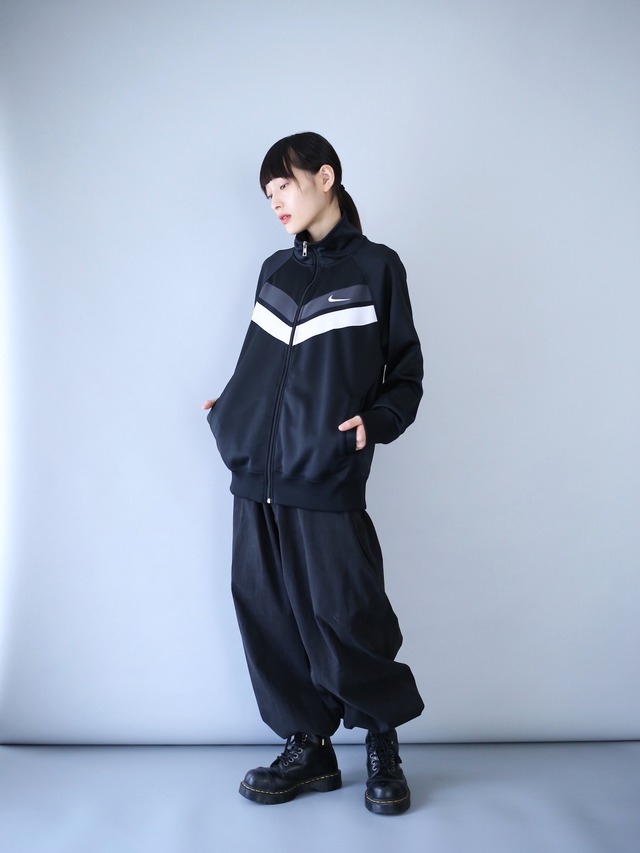 "NIKE" monotone double V-line design track jacket