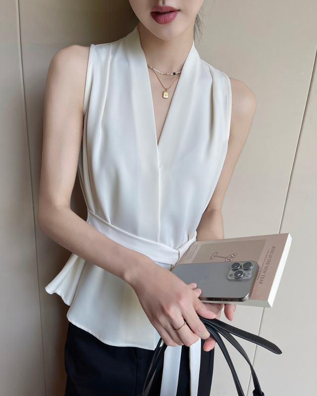 フロントタックノースリーブトップス　S25587