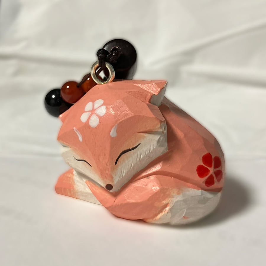 キツネ 木彫り ストラップ キーホルダー 狐 | きつねの雑貨屋さん