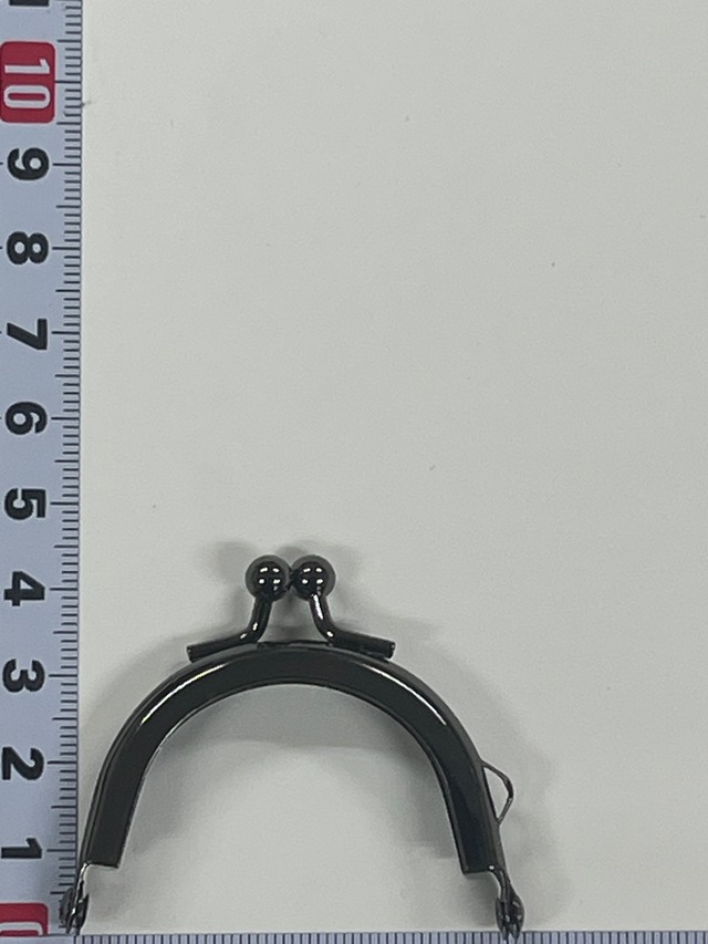 1.６丸（横約5.2㎝×高さ3.5㎝）　5.5㎜丸玉　　出しカン　　　（ブラック）