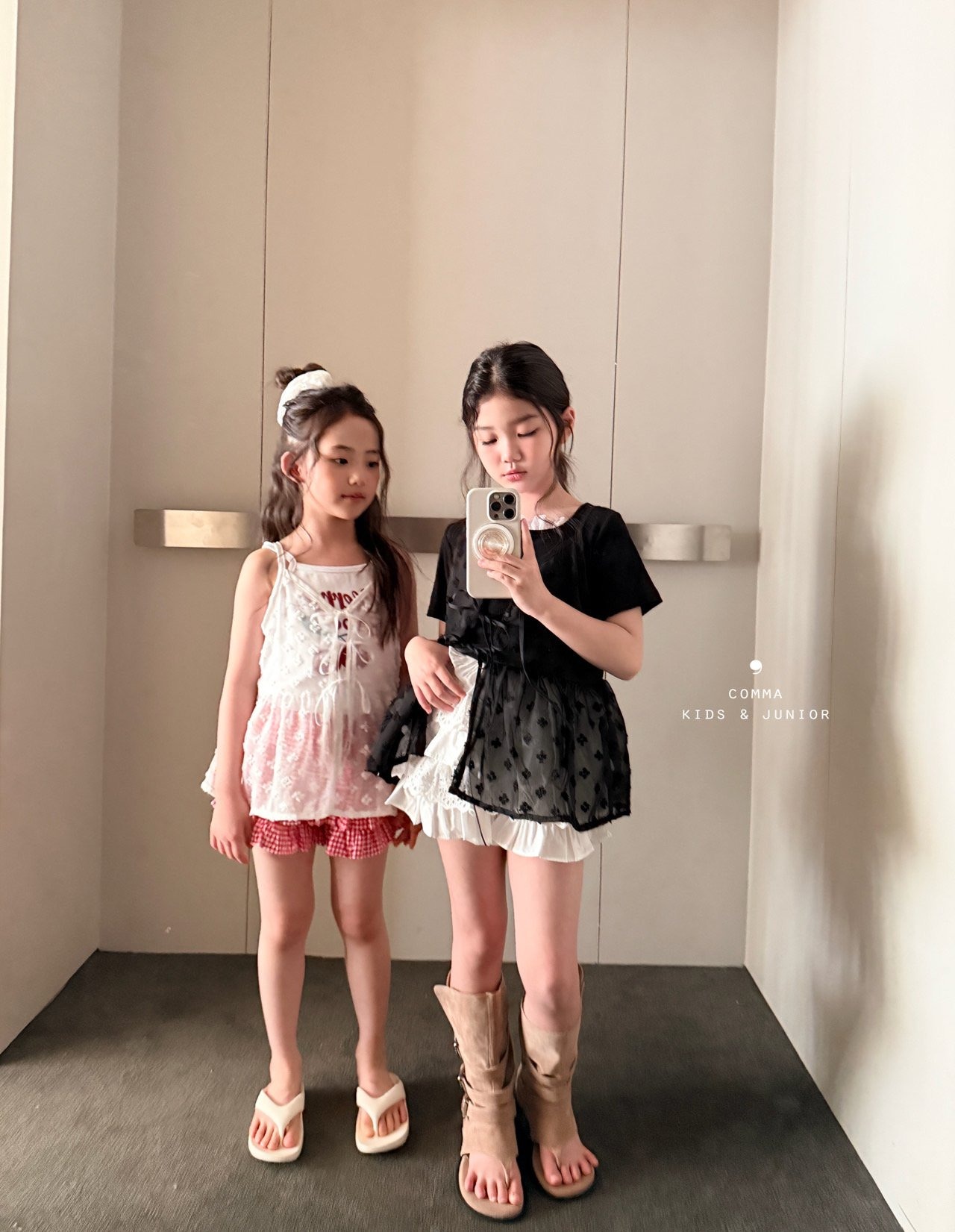 [COMMA] Cherry Sleeveless / [콤마] 체리나시