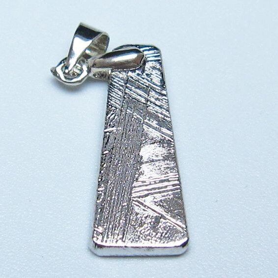 ギベオン ペンダント 隕石 メテオライト 一点物 メール便可 112-13399