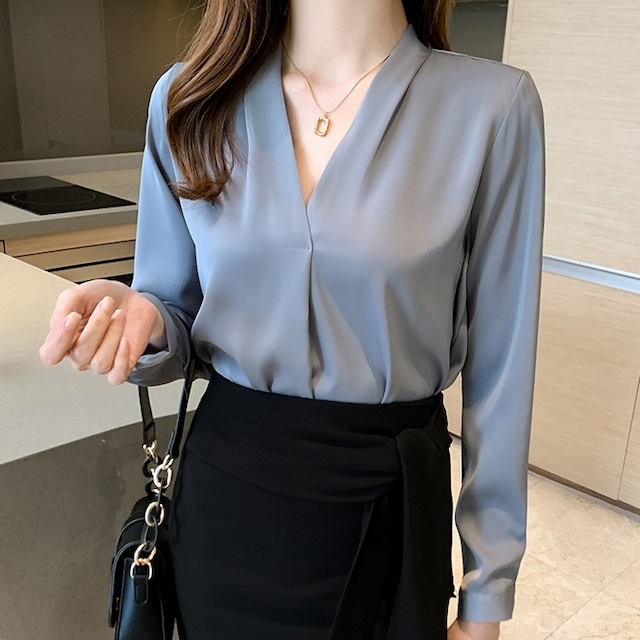Elegant V-Neck Satin Blouse　TO0930