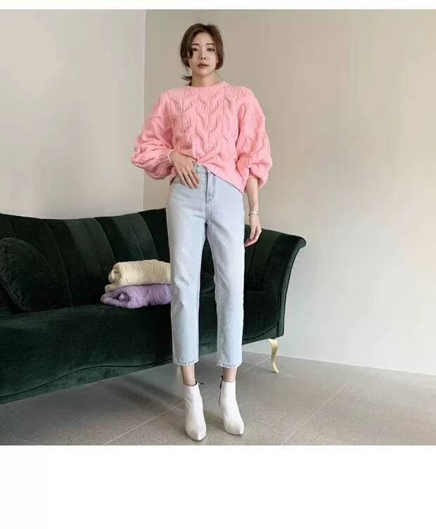 ラウンドネックケーブル編みニット