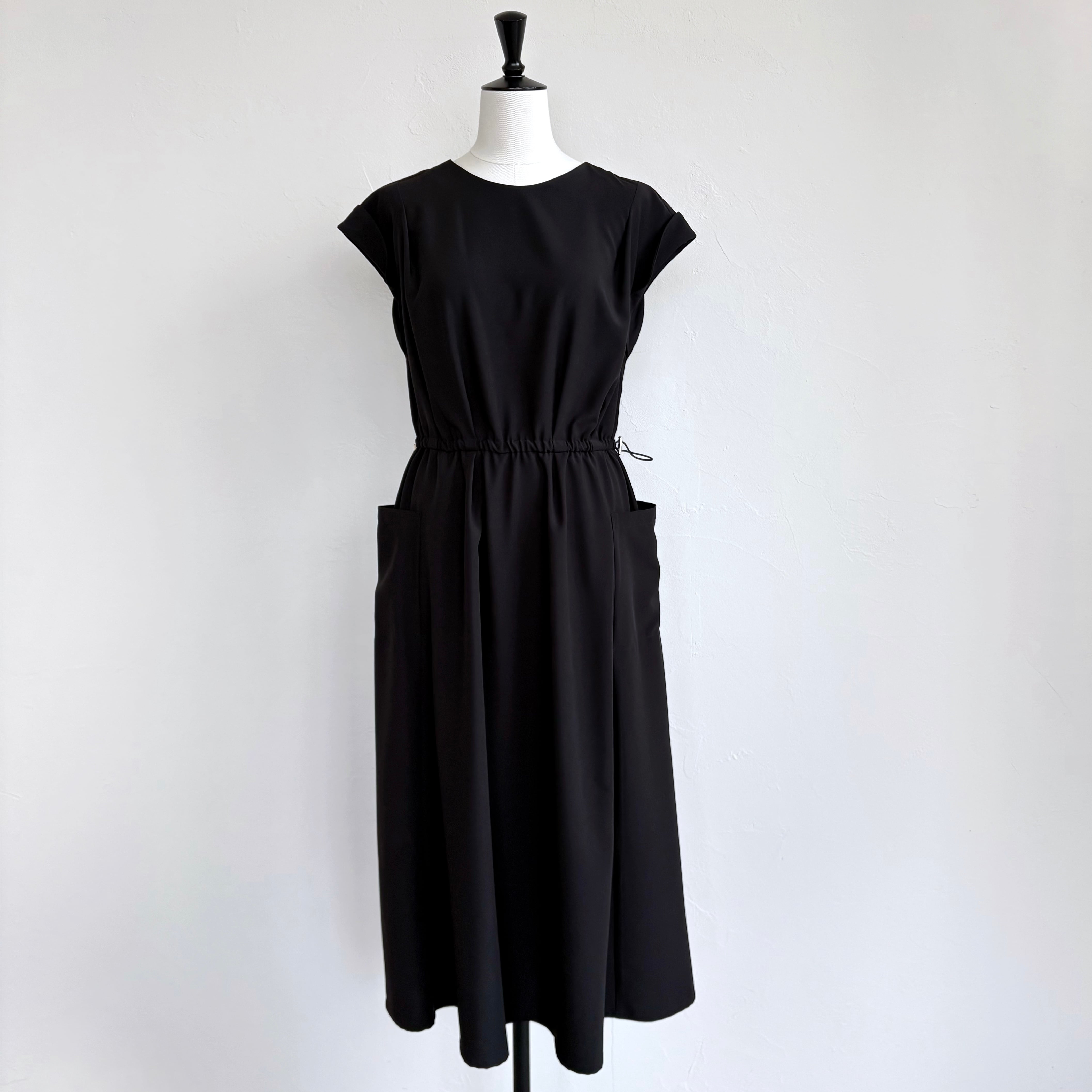 Y‘s ワンピース　ブラック　モード　美品 SYSORUS×akko3839 サイドポケットドロストワンピ―ス B005-26 | SYSORUS