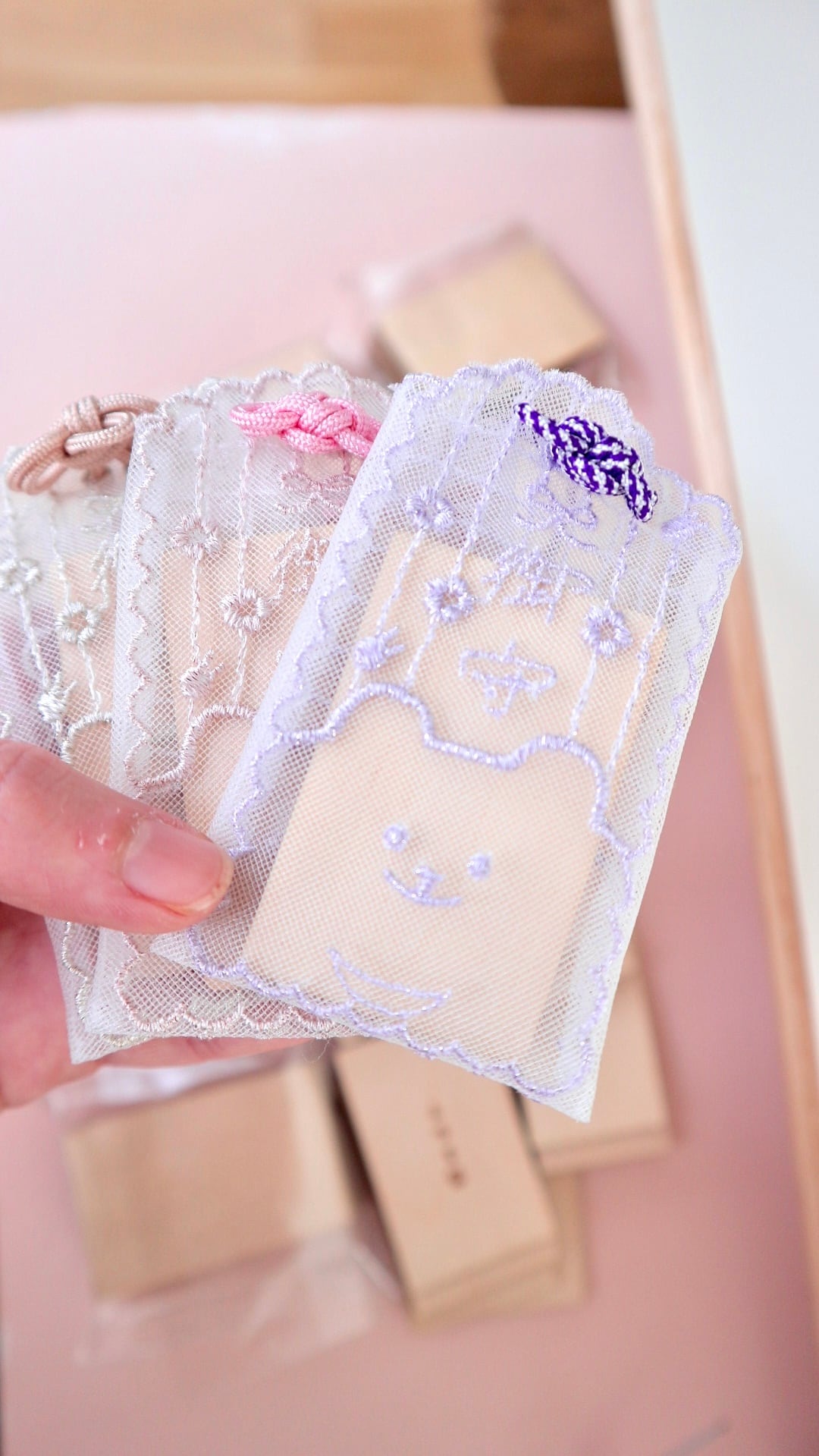 オーガンジー刺繍のつみきまもり | tsumikinomura