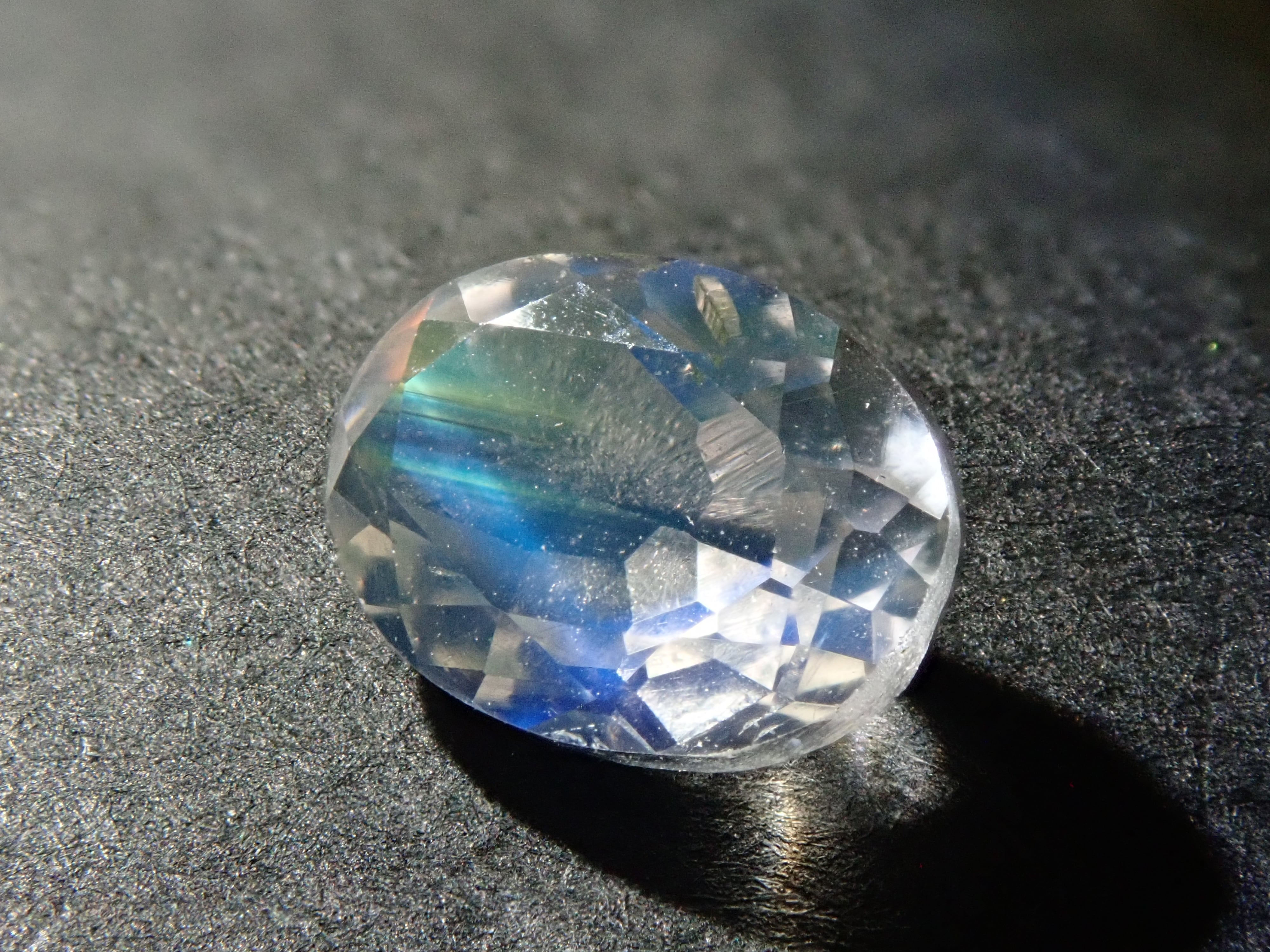 【新商品】マダガスカル産アンデシンラブラドライト 0.754ct