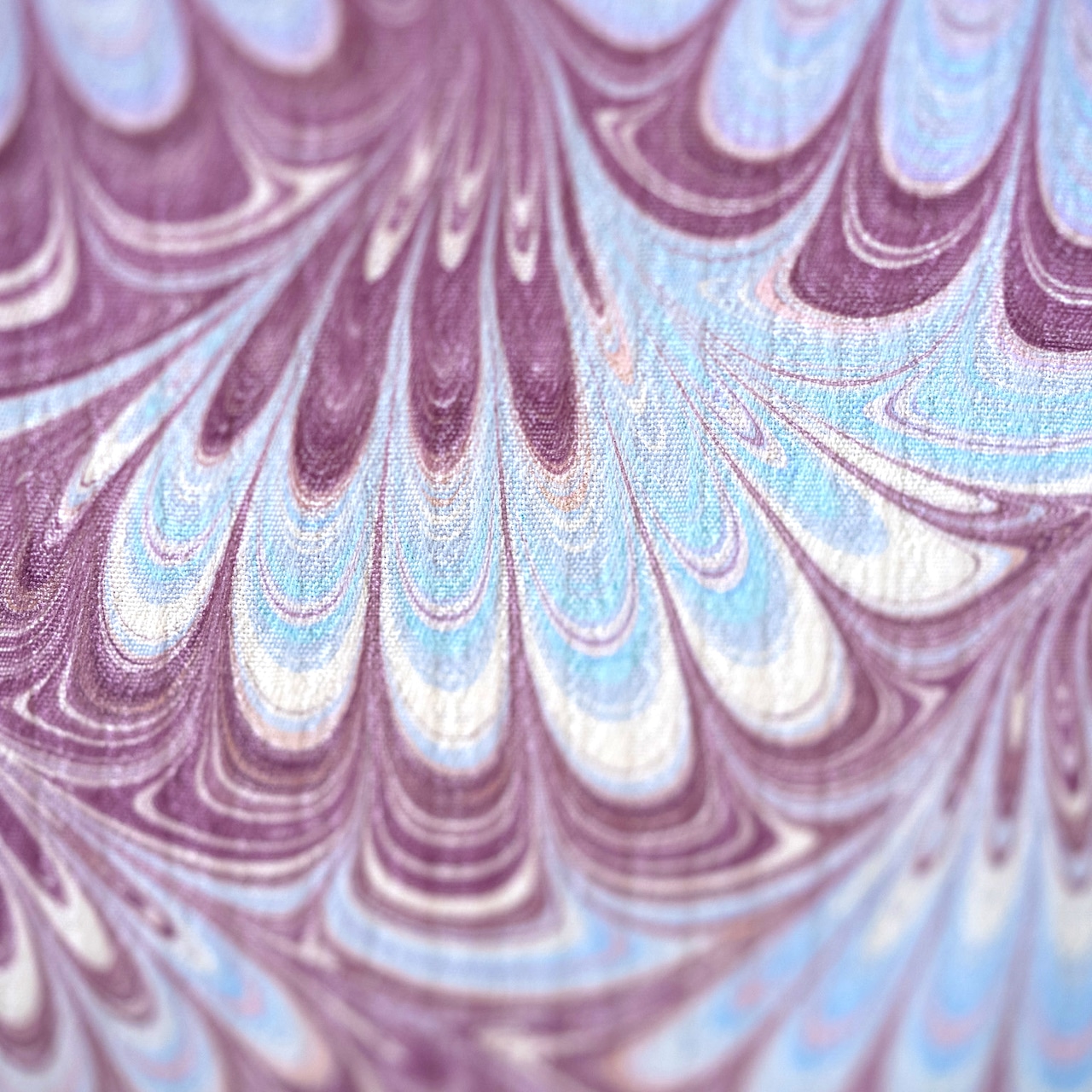 「紫苑の水鏡」❤︎花火柄〜洗えるきもの(シルジェリー格子柄)〜