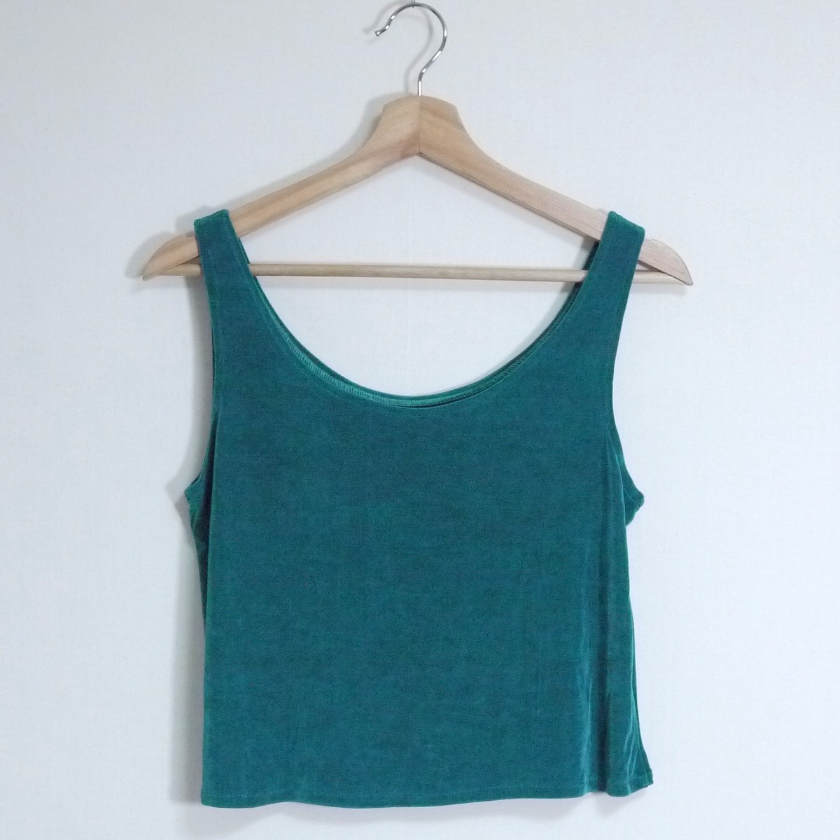 Sleeveless Tops | HOLIDAY WORKS