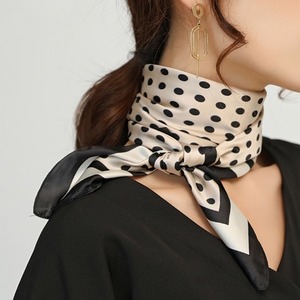 デザイン豊富♡ネックラインが華やぐスカーフ
