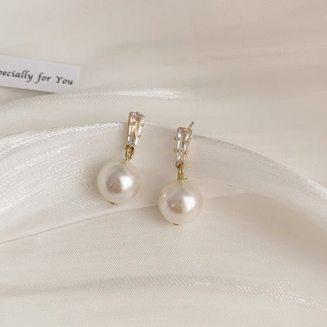 rich stone pearl pierce