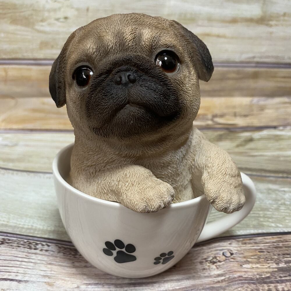 カップインパグ　ドッグオーナメント