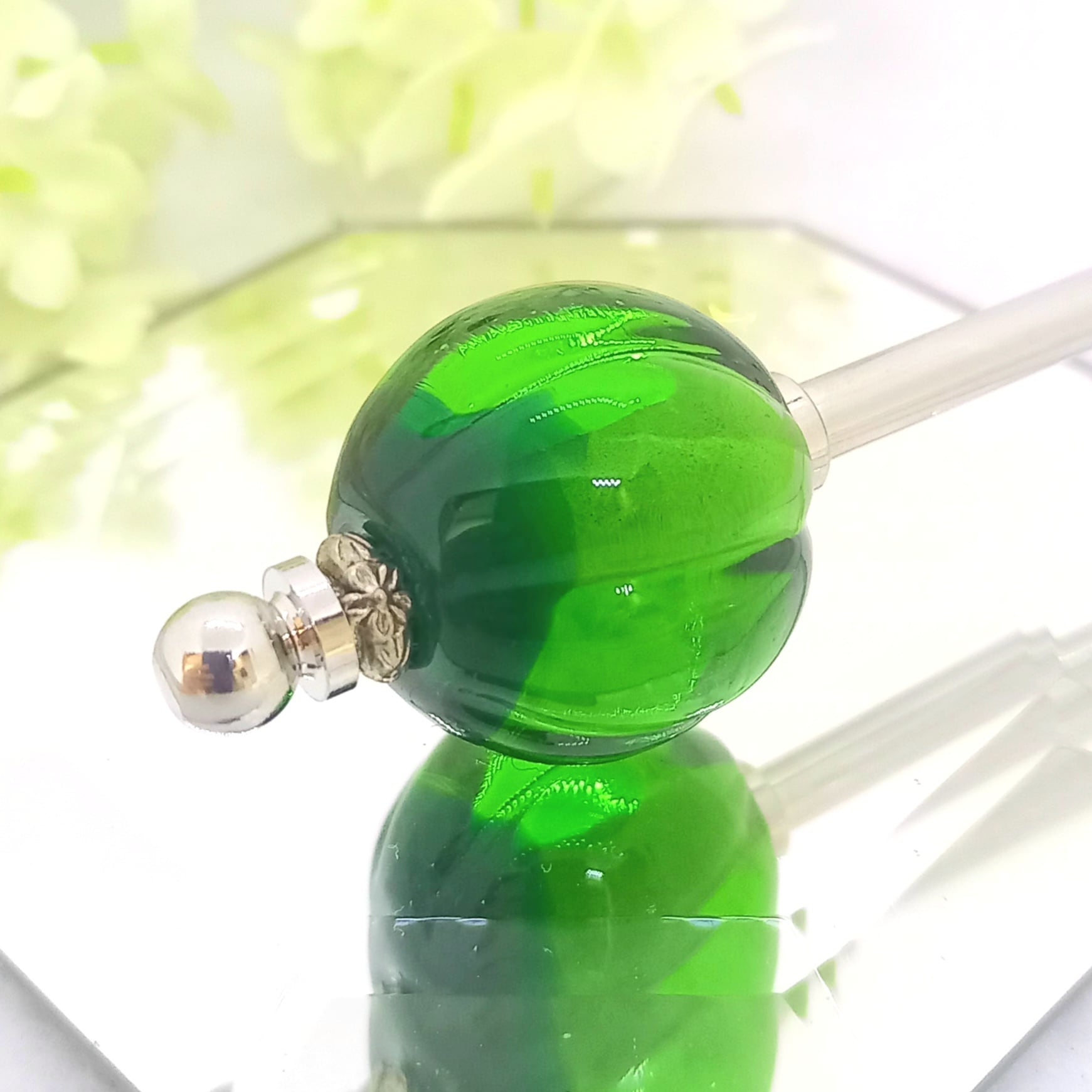 グラデーションのねじりとんぼ玉・簪