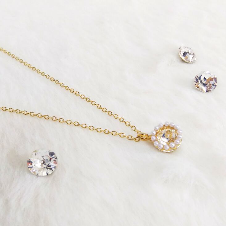 新品 バタフライ フラワースワロフスキーネックレス レディーガガ愛用