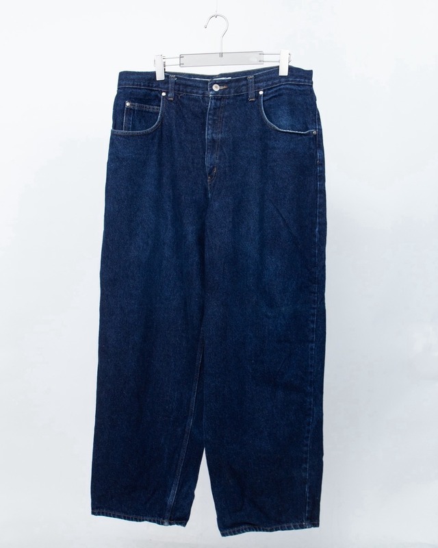 baggy silhouette denim trousers