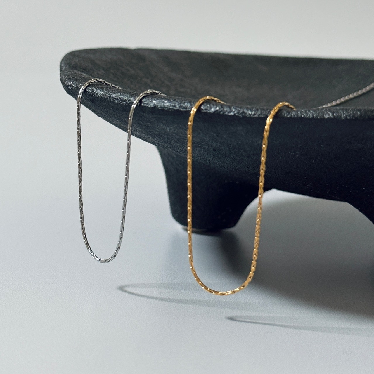 Slide Fine Chain Necklace