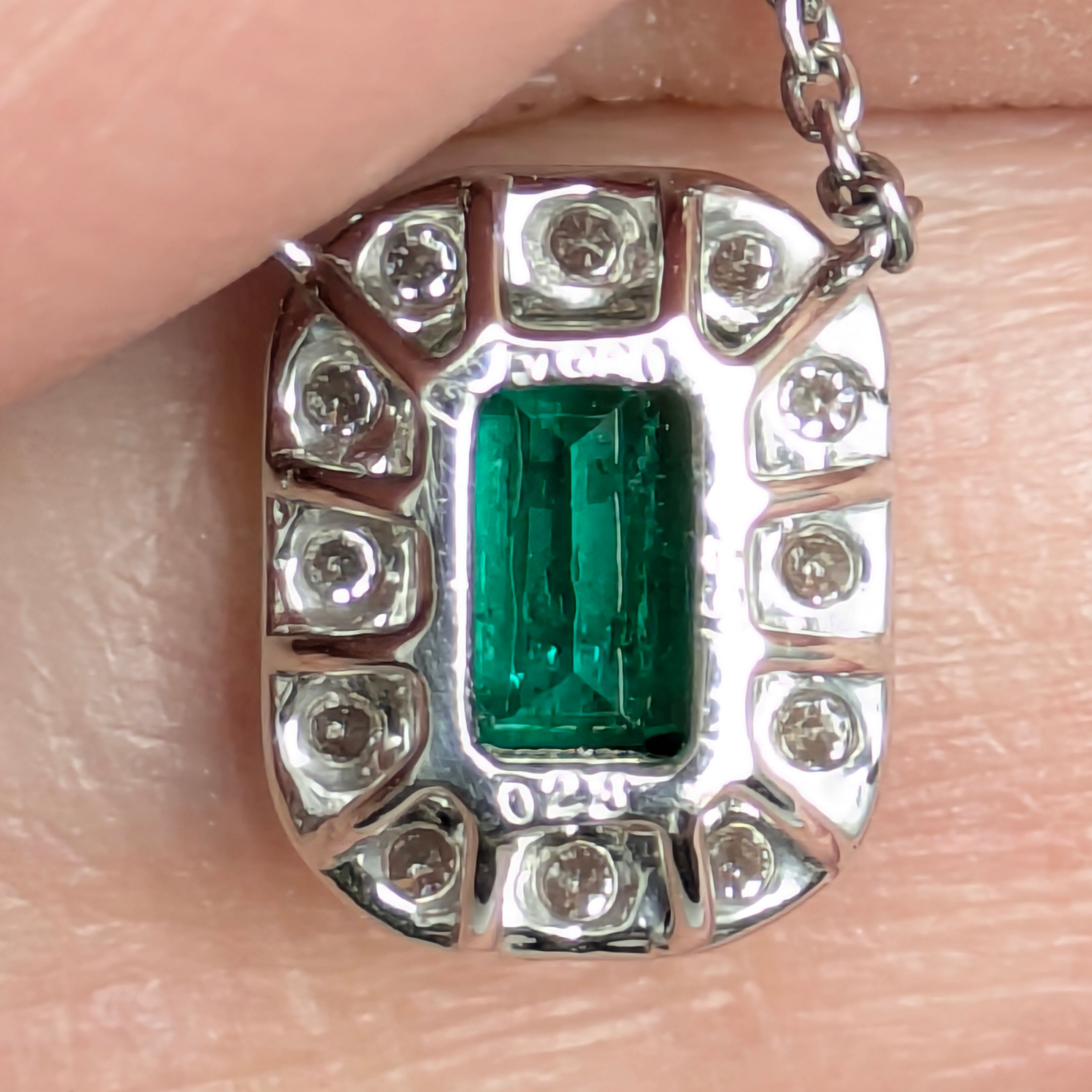 Pt900/850エメラルドネックレス コロンビア産 エメラルド 0.437ct