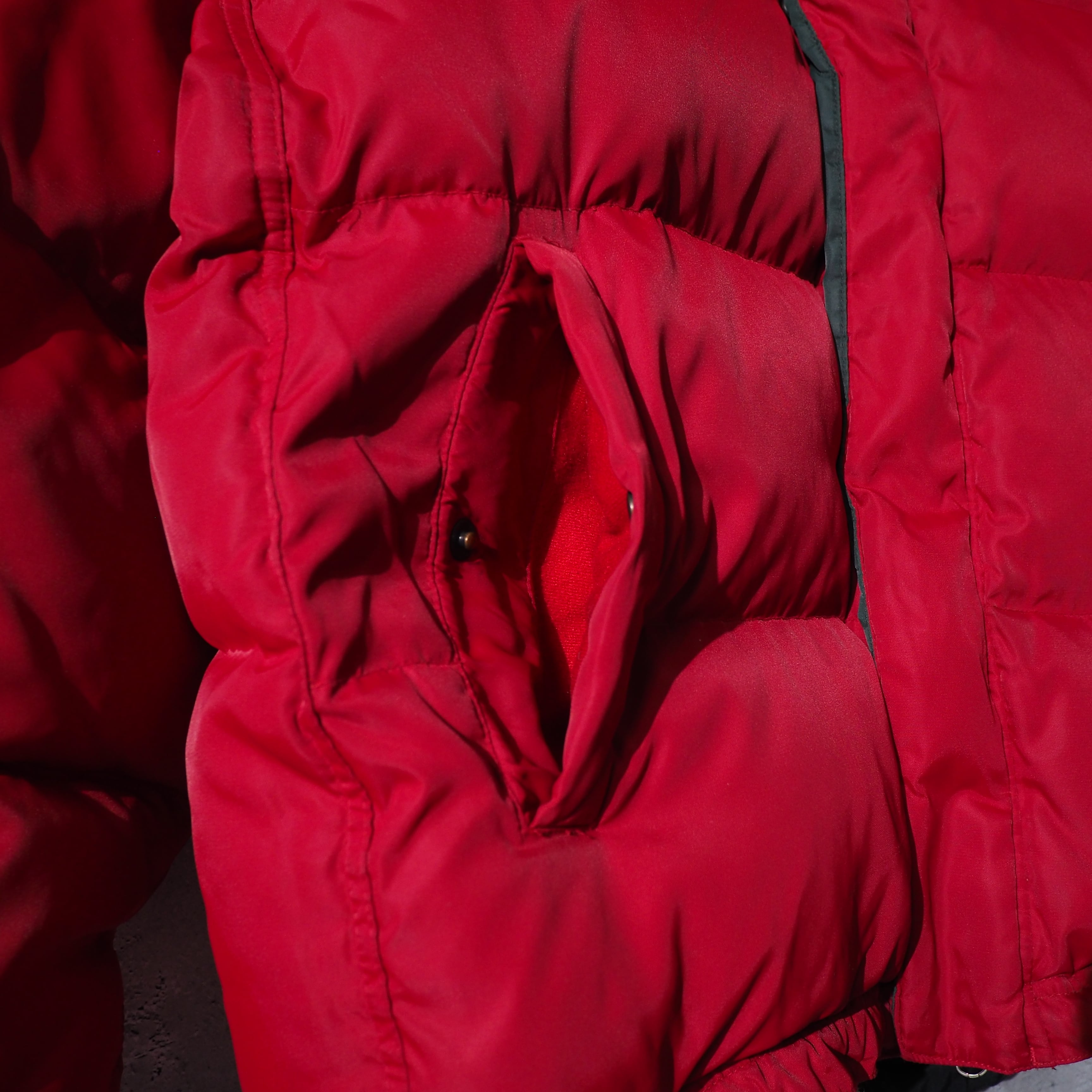 1990s ” Old GAP ” deep red color vintage loose silhouette full zip down jacket