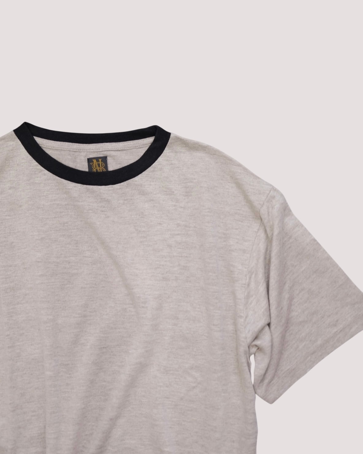 Men's BATONER” NORMANDY LINEN T-SHIRT Natural×Black” | Lapel
