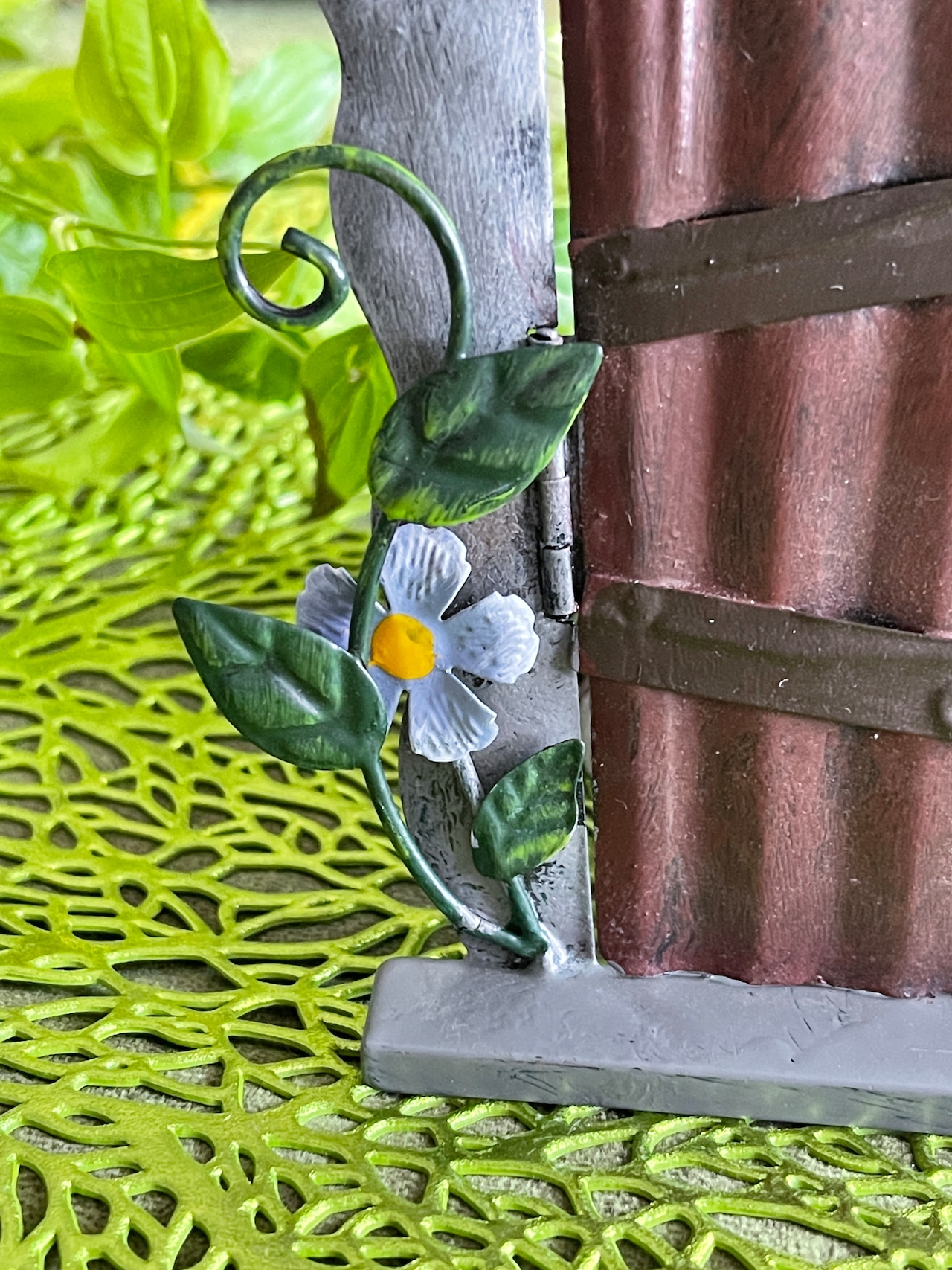 『フェアリーシリーズ』フェアリードア  黄色の花 メタル素材 Metal yellow flower door イギリスよりの画像04
