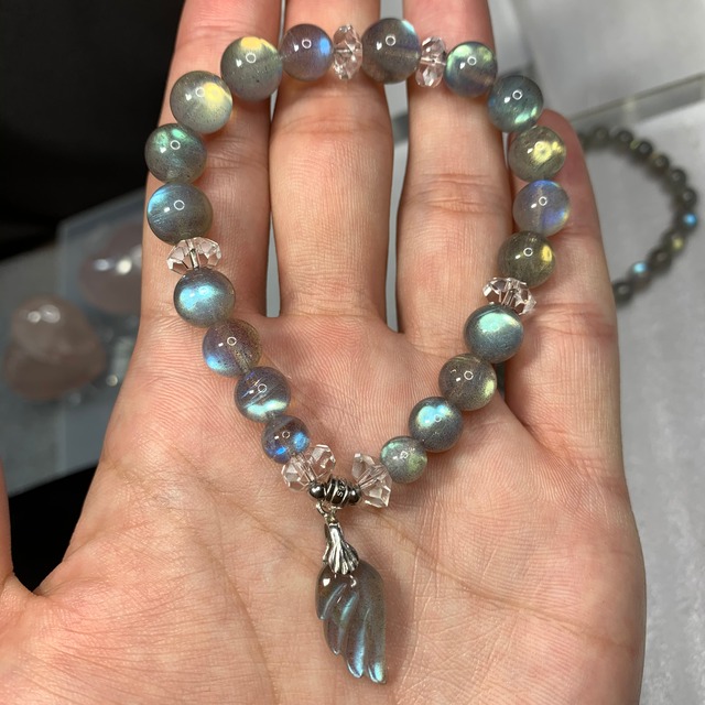 no3ラブラドライト×羽デザインブレスレット