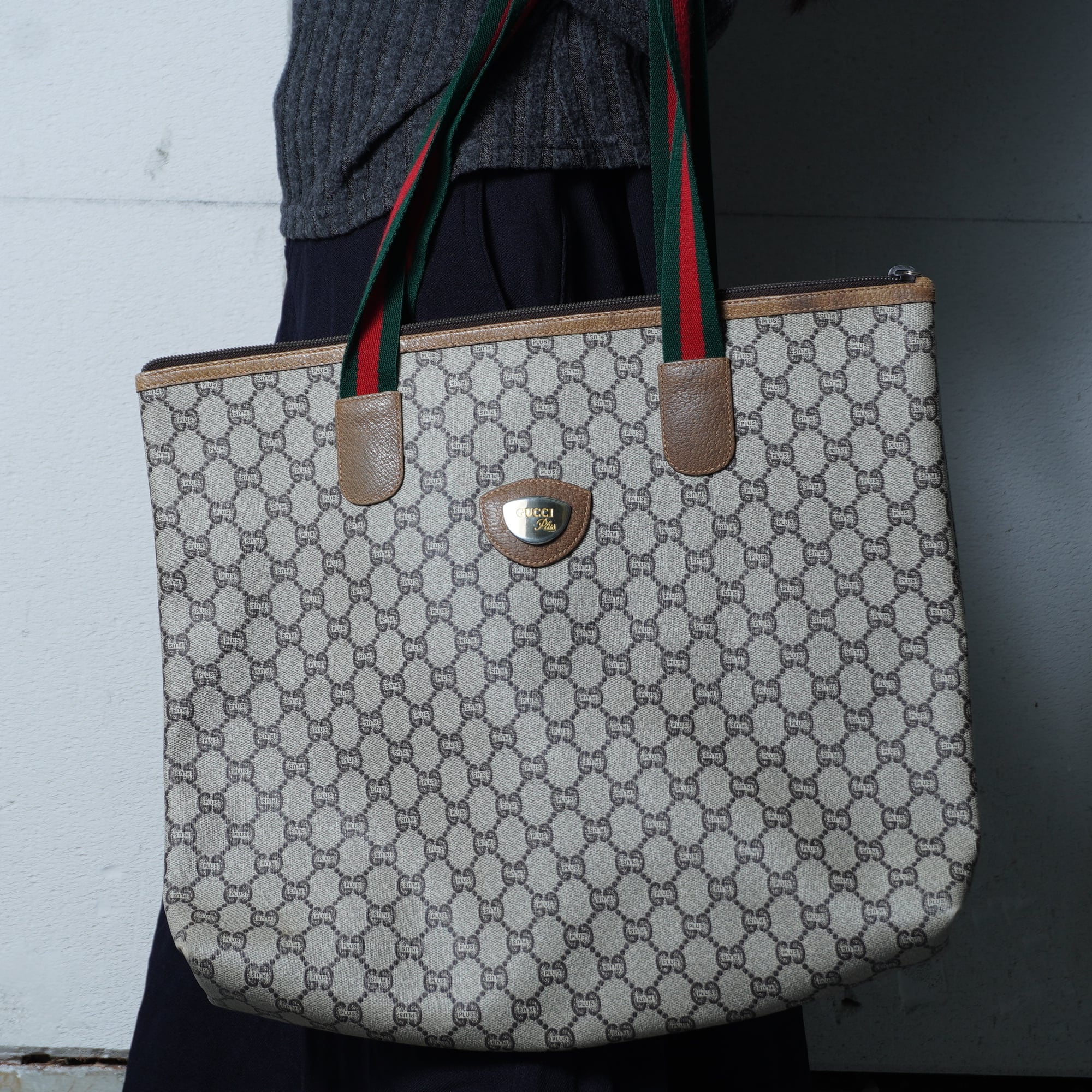 GUCCI グッチ ggロゴ 柄 シルバー金具 ハンドバッグ トートバッグ GUCCI（グッチ） 美品 GGトート 257249 GGキャンバス ブラウン