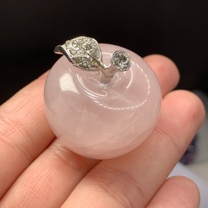 8.とっても可愛い♪ローズクォーツりんごさん♪