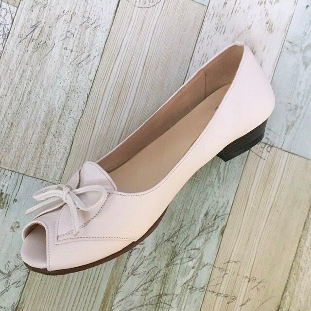 オープントゥリボンパンプス