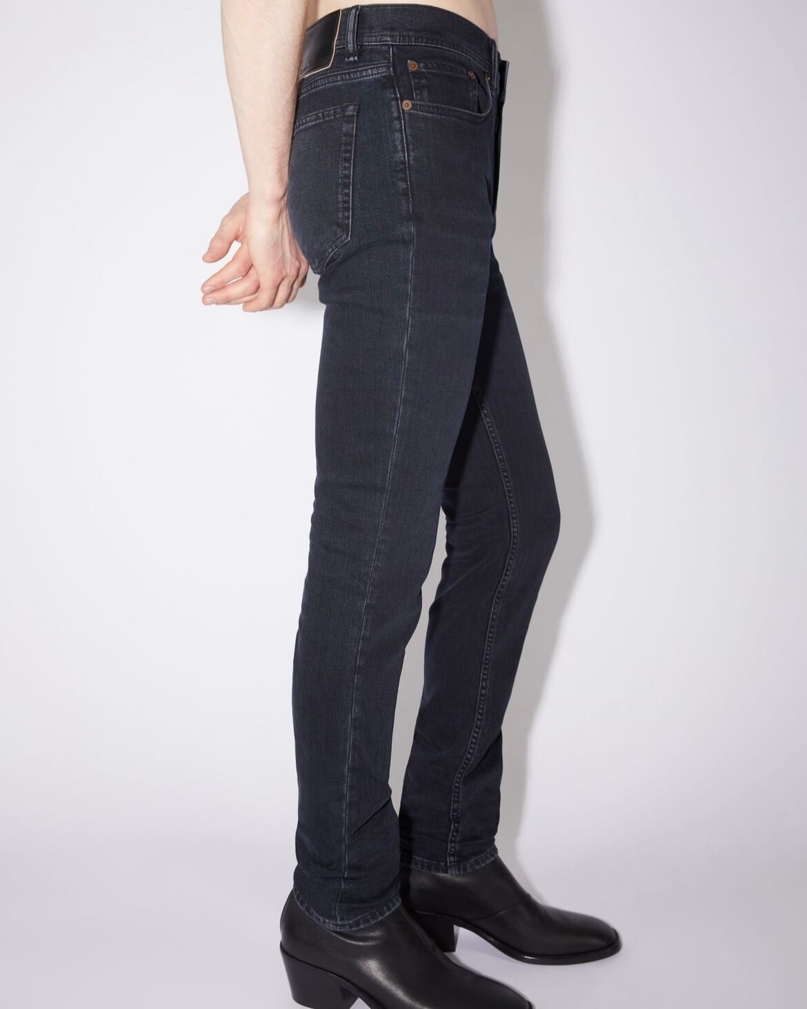 Acne Studios Men】スリムフィットジーンズ(NORTH BLUE BLACK
