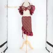 ベリーダンス 衣装 ROYAL SMEELA ツーピース セットアップ 上下セット レッド系 ワインレッド系 トップス スカート 編み上げ りぼん 紐 上品 かわいい ラインストーン キラキラ レース フリル ダンス衣装 イベント ステージ オリエンタル