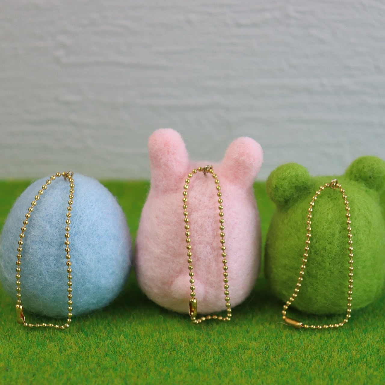 けろ様 うさぎさん 羊毛フェルトストラップ 【公式通販】